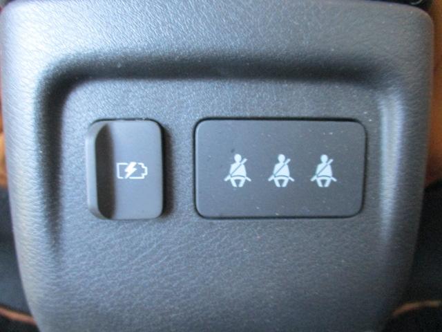 キックス Ｘ　ツートーンインテリアエディション　禁煙車　プロパイロット　メモリーナビ（ＭＭ３２０Ｄ－Ｌ）　エマージェンシーブレーキ　前後ドライブレコーダー　アラウンドビューモニター　車線逸脱警報装置　シートヒーター　純正アルミホイール　ワンオーナー（25枚目）