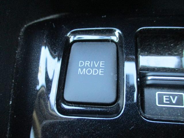 キックス Ｘ　ツートーンインテリアエディション　禁煙車　プロパイロット　メモリーナビ（ＭＭ３２０Ｄ－Ｌ）　エマージェンシーブレーキ　前後ドライブレコーダー　アラウンドビューモニター　車線逸脱警報装置　シートヒーター　純正アルミホイール　ワンオーナー（28枚目）