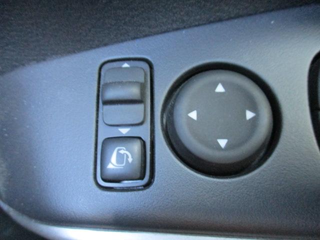 キックス Ｘ　ツートーンインテリアエディション　禁煙車　プロパイロット　メモリーナビ（ＭＭ３２０Ｄ－Ｌ）　エマージェンシーブレーキ　前後ドライブレコーダー　アラウンドビューモニター　車線逸脱警報装置　シートヒーター　純正アルミホイール　ワンオーナー（34枚目）