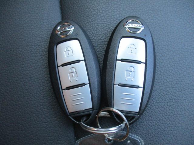 キックス Ｘ　ツートーンインテリアエディション　禁煙車　プロパイロット　メモリーナビ（ＭＭ３２０Ｄ－Ｌ）　エマージェンシーブレーキ　前後ドライブレコーダー　アラウンドビューモニター　車線逸脱警報装置　シートヒーター　純正アルミホイール　ワンオーナー（39枚目）