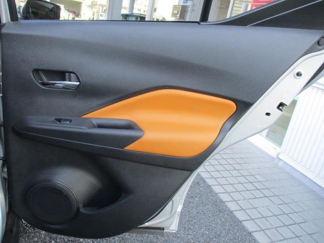 キックス Ｘ　ツートーンインテリアエディション　禁煙車　プロパイロット　メモリーナビ（ＭＭ３２０Ｄ－Ｌ）　エマージェンシーブレーキ　前後ドライブレコーダー　アラウンドビューモニター　車線逸脱警報装置　シートヒーター　純正アルミホイール　ワンオーナー（42枚目）