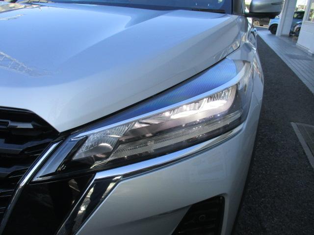 キックス Ｘ　ツートーンインテリアエディション　禁煙車　プロパイロット　メモリーナビ（ＭＭ３２０Ｄ－Ｌ）　エマージェンシーブレーキ　前後ドライブレコーダー　アラウンドビューモニター　車線逸脱警報装置　シートヒーター　純正アルミホイール　ワンオーナー（45枚目）