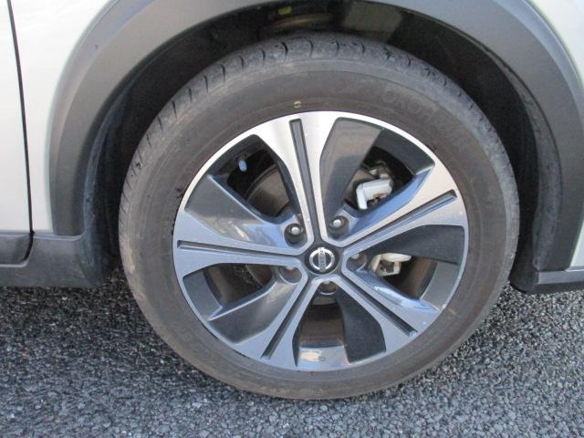 キックス Ｘ　ツートーンインテリアエディション　禁煙車　プロパイロット　メモリーナビ（ＭＭ３２０Ｄ－Ｌ）　エマージェンシーブレーキ　前後ドライブレコーダー　アラウンドビューモニター　車線逸脱警報装置　シートヒーター　純正アルミホイール　ワンオーナー（48枚目）