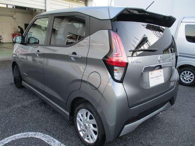 デイズ ハイウェイスター　Ｘ　禁煙車　踏み間違防止　エマージェンシーブレーキ　７インチメモリーナビ（ＭＪ１２１Ｄ－Ｗ）　バックカメラ　ＳＯＳコール　ナビ連動ドライブレコーダー　アイドリングストップ　純正アルミホイール　ワンオーナー（6枚目）