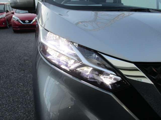 デイズ ハイウェイスター　Ｘ　禁煙車　踏み間違防止　エマージェンシーブレーキ　７インチメモリーナビ（ＭＪ１２１Ｄ－Ｗ）　バックカメラ　ＳＯＳコール　ナビ連動ドライブレコーダー　アイドリングストップ　純正アルミホイール　ワンオーナー（19枚目）