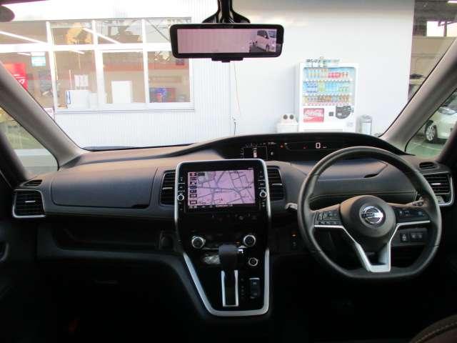 セレナ ２．０　ハイウェイスター　Ｖセレクション　禁煙車　プロパイロット　全周囲カメラ　ＬＥＤ（8枚目）