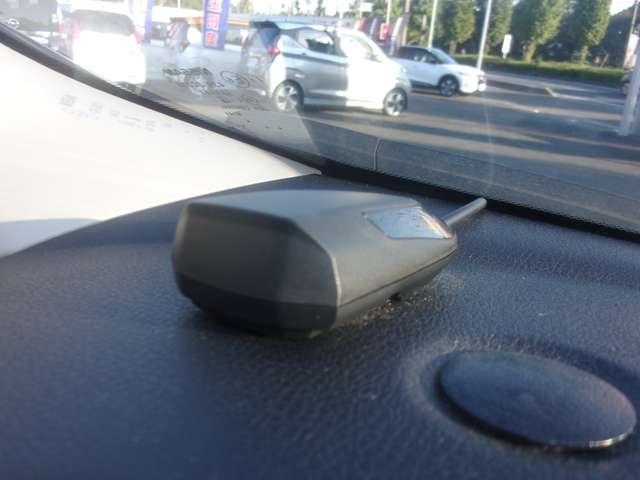 ノート X DIG-S Vセレクション+セーフティ メモリーナビ 全周囲モニター アイドリングストップ ECOモード オートエアコン エマージェンシーブレーキ 踏み間違い防止 車線逸脱警報 横滑り防止 セキュリティ ETC インテリキー ワンオーナー(10枚目)