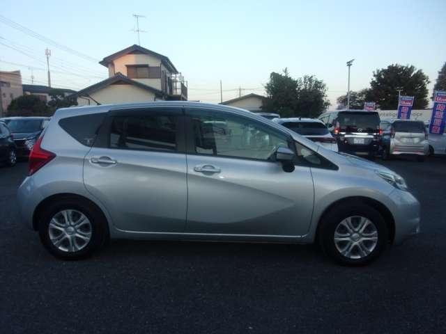 ノート X DIG-S Vセレクション+セーフティ メモリーナビ 全周囲モニター アイドリングストップ ECOモード オートエアコン エマージェンシーブレーキ 踏み間違い防止 車線逸脱警報 横滑り防止 セキュリティ ETC インテリキー ワンオーナー(19枚目)