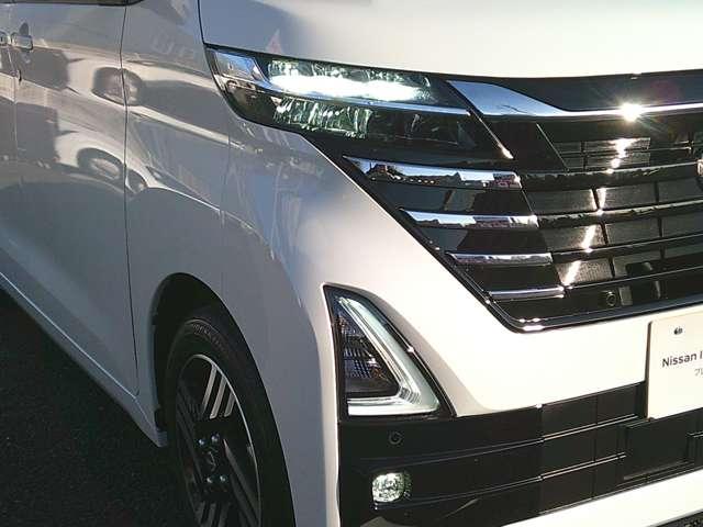 ルークス ６６０　ハイウェイスターＸ　社用車アップ　メモリーナビ　ＳＯＳコール（15枚目）