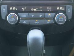 左右独立温度調整機能付きオートエアコン！運転席・助手席それぞれで室内空調を自動設定できドライブが快適です♪ご納車時からより快適にお乗り頂ける、エアコンフィルターの交換やエアコン内部洗浄も承ります。 6