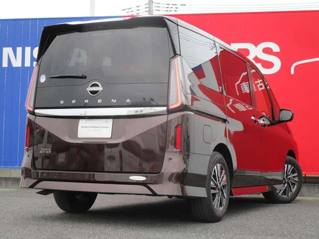 ハイウェイスターＶ　２．０　ハイウェイスターＶ　当社試乗車ＵＰ　プロパイロット　ＳＯＳコール　ＮＩＳＳＡＮコネクトナビ　全周囲カメラ　インテリジェントルームミラー　前後ドライブレコーダー　ＥＴＣ２．０　プライバシーガラス(4枚目)