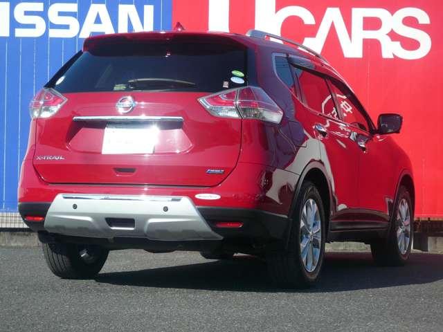 エクストレイル ２．０　２０Ｘｔ　エマージェンシーブレーキパッケージ　３列車　４ＷＤ　パノラミックガラスルーフ　スマートミラー（2枚目）