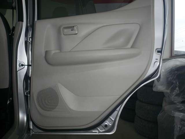 デイズ S 660 S 当社社用車UP 9インチモニターナビ バックカメラ 前後ドライブレコーダー ETC2.0 踏み間違い防止アシスト エマージェンシーブレーキ 横滑り防止装置 車線逸脱警報 プライバシーガラス(31枚目)