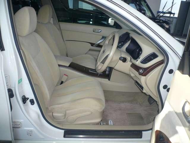 ティアナ 250XE 2.5 250XE ワンオーナー 禁煙車 メーカーナビ バックカメラ 横滑り防止装置 オートエアコン インテリジェントキー ETC 前後プラスチックバイザー プライバシーガラス ドアミラーウインカー(17枚目)