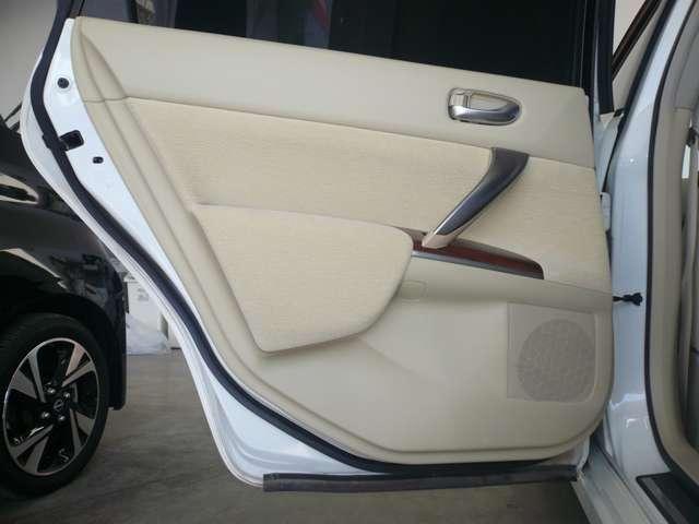 ティアナ 250XE 2.5 250XE ワンオーナー 禁煙車 メーカーナビ バックカメラ 横滑り防止装置 オートエアコン インテリジェントキー ETC 前後プラスチックバイザー プライバシーガラス ドアミラーウインカー(27枚目)