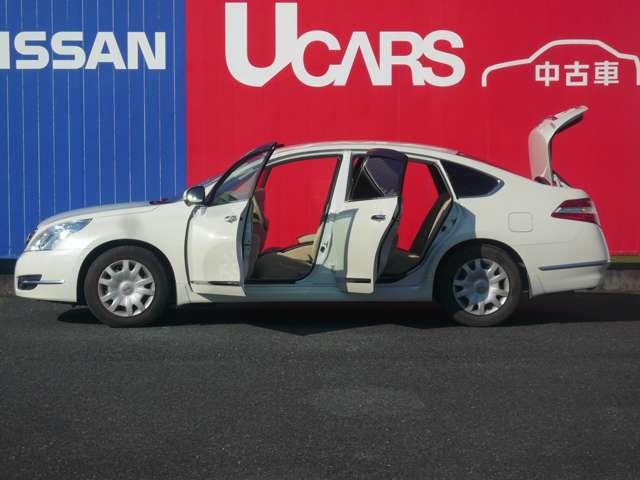 ティアナ 250XE 2.5 250XE ワンオーナー 禁煙車 メーカーナビ バックカメラ 横滑り防止装置 オートエアコン インテリジェントキー ETC 前後プラスチックバイザー プライバシーガラス ドアミラーウインカー(31枚目)