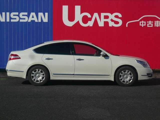 ティアナ 250XE 2.5 250XE ワンオーナー 禁煙車 メーカーナビ バックカメラ 横滑り防止装置 オートエアコン インテリジェントキー ETC 前後プラスチックバイザー プライバシーガラス ドアミラーウインカー(32枚目)