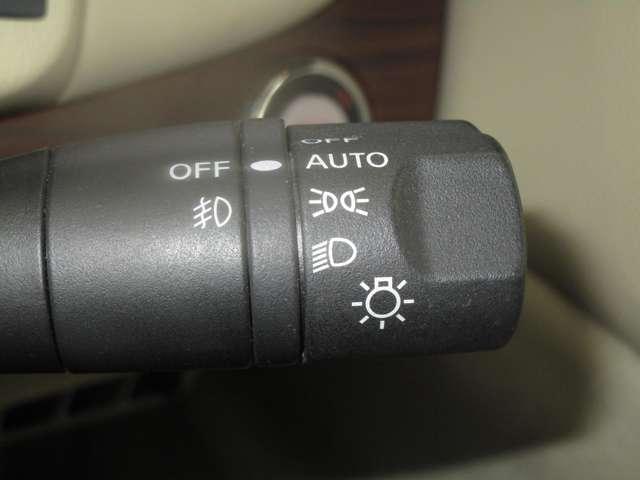 ティアナ 250XL 2.5 250XL メーカーナビ バックカメラ 前後ドライブレコーダー ETC オートエアコン インテリキー オートライト 電動格納ドアミラー キセノンライト プライバシーガラス プラスチックバイザー(14枚目)