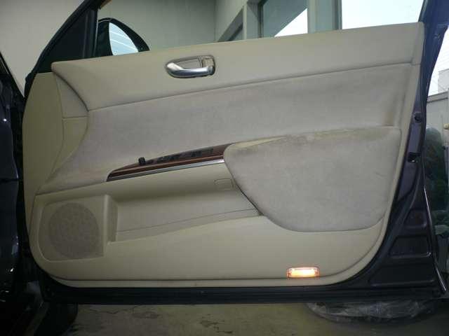 ティアナ 250XL 2.5 250XL メーカーナビ バックカメラ 前後ドライブレコーダー ETC オートエアコン インテリキー オートライト 電動格納ドアミラー キセノンライト プライバシーガラス プラスチックバイザー(26枚目)