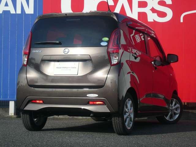 デイズ X 660 X ワンオーナー 禁煙車 メモリーナビ バックカメラ ETC 踏み間違い防止アシスト エマージェンシーブレーキ 横滑り防止装置 車線逸脱警報 アイドリングストップ オートエアコン インテリキー(3枚目)