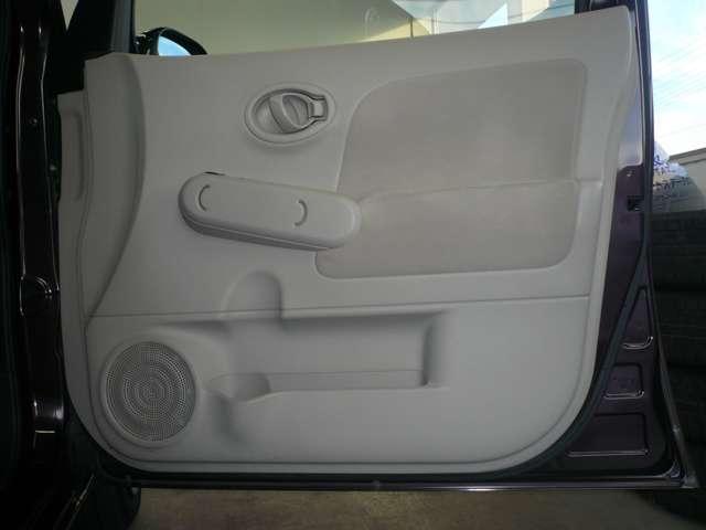 キューブ １５Ｘ　Ｍセレクション　１．５　１５Ｘ　Ｍセレクション　ワンオーナー　禁煙車　メモリーナビ　インテリジェントキー　キセノンライト　マニュアルエアコン　電動格納ドアミラー　ＥＴＣ　前後プラスチックバイザー　プライバシーガラス（24枚目）