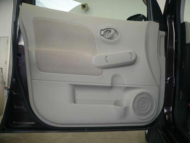 キューブ １５Ｘ　Ｍセレクション　１．５　１５Ｘ　Ｍセレクション　ワンオーナー　禁煙車　メモリーナビ　インテリジェントキー　キセノンライト　マニュアルエアコン　電動格納ドアミラー　ＥＴＣ　前後プラスチックバイザー　プライバシーガラス（26枚目）