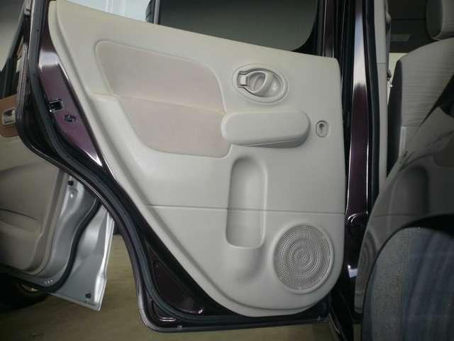 キューブ １５Ｘ　Ｍセレクション　１．５　１５Ｘ　Ｍセレクション　ワンオーナー　禁煙車　メモリーナビ　インテリジェントキー　キセノンライト　マニュアルエアコン　電動格納ドアミラー　ＥＴＣ　前後プラスチックバイザー　プライバシーガラス（27枚目）