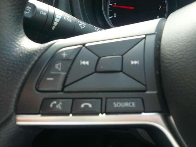 ステアリングスイッチ付きです♪ハンドルから手を放さずに操作できるので、安全です！