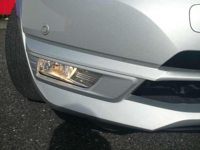 フォグランプ装備！霧の濃い日や雨の強い日に、走行している車両に自車の存在がいることを知らせます！