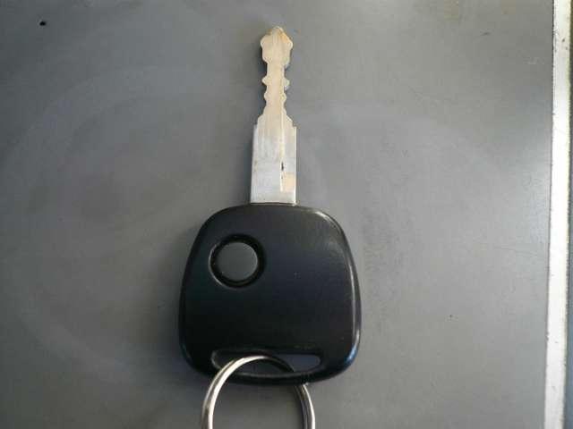 キーレス装備！ボタン一つで車の鍵の開け閉めができます♪