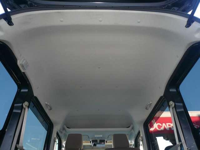 傷やスレなど少なく、綺麗な状態の天井です♪