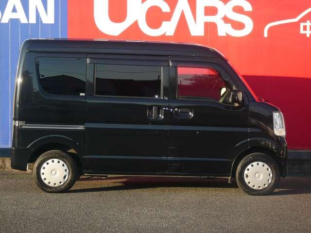 プライバシーガラス付き！同乗者のプライバシー保護、日光を遮断し日焼けの防止、エアコンの冷却効果を高める効果があります！