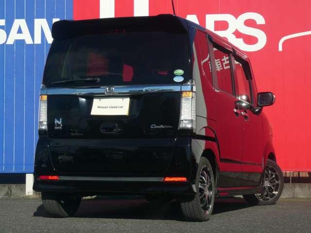 Ｎ－ＢＯＸカスタム Ｇ　６６０　カスタムＧ　パナソニックナビ　バックカメラ　キセノンライト　横滑り防止装置　ＥＴＣ　マニュアルエアコン　電動格納ドアミラー　両側スライドドア　オートライト　スマートキー　プラスチックバイザー（2枚目）