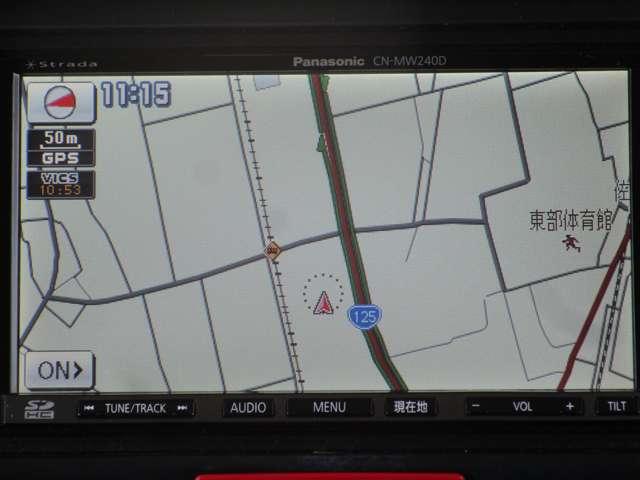 Ｎ－ＢＯＸカスタム Ｇ　６６０　カスタムＧ　パナソニックナビ　バックカメラ　キセノンライト　横滑り防止装置　ＥＴＣ　マニュアルエアコン　電動格納ドアミラー　両側スライドドア　オートライト　スマートキー　プラスチックバイザー（3枚目）