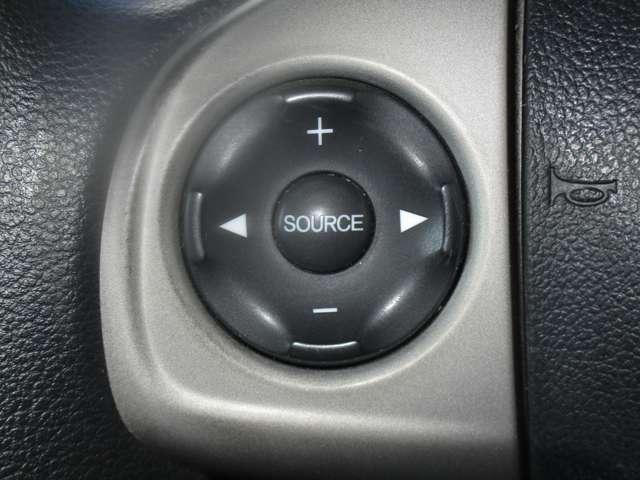 Ｎ－ＢＯＸカスタム Ｇ　６６０　カスタムＧ　パナソニックナビ　バックカメラ　キセノンライト　横滑り防止装置　ＥＴＣ　マニュアルエアコン　電動格納ドアミラー　両側スライドドア　オートライト　スマートキー　プラスチックバイザー（13枚目）