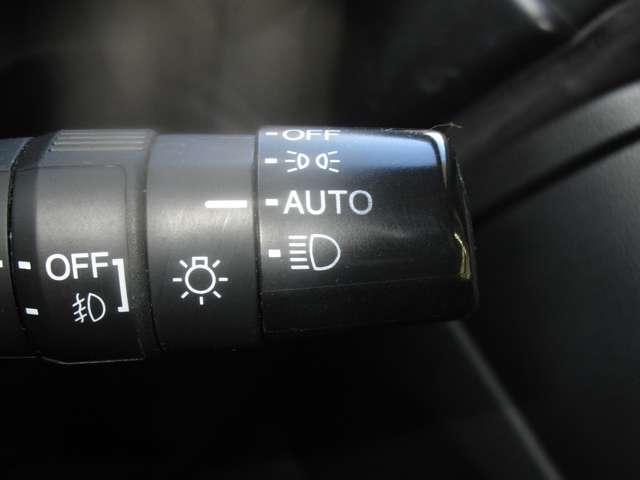 Ｎ－ＢＯＸカスタム Ｇ　６６０　カスタムＧ　パナソニックナビ　バックカメラ　キセノンライト　横滑り防止装置　ＥＴＣ　マニュアルエアコン　電動格納ドアミラー　両側スライドドア　オートライト　スマートキー　プラスチックバイザー（14枚目）