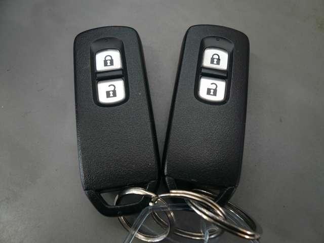 Ｎ－ＢＯＸカスタム Ｇ　６６０　カスタムＧ　パナソニックナビ　バックカメラ　キセノンライト　横滑り防止装置　ＥＴＣ　マニュアルエアコン　電動格納ドアミラー　両側スライドドア　オートライト　スマートキー　プラスチックバイザー（15枚目）