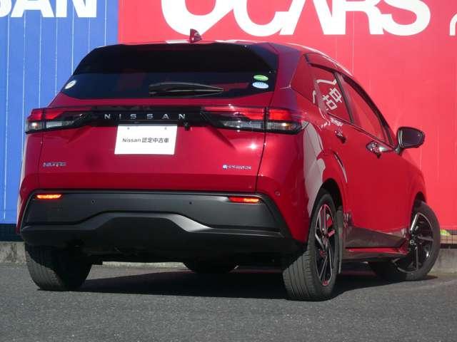 ノート X 1.2 X ワンオーナー 禁煙車 NISSANコネクトナビ 全周囲カメラ 黒本革シート SOSコール インテリジェントルームミラー 前後ドライブレコーダー 踏み間違い防止アシスト 衝突被害軽減ブレーキ(2枚目)