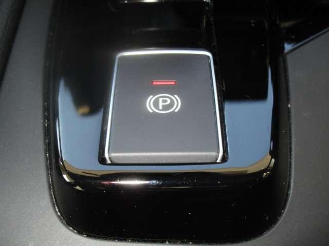 ノート X 1.2 X ワンオーナー 禁煙車 NISSANコネクトナビ 全周囲カメラ 黒本革シート SOSコール インテリジェントルームミラー 前後ドライブレコーダー 踏み間違い防止アシスト 衝突被害軽減ブレーキ(16枚目)