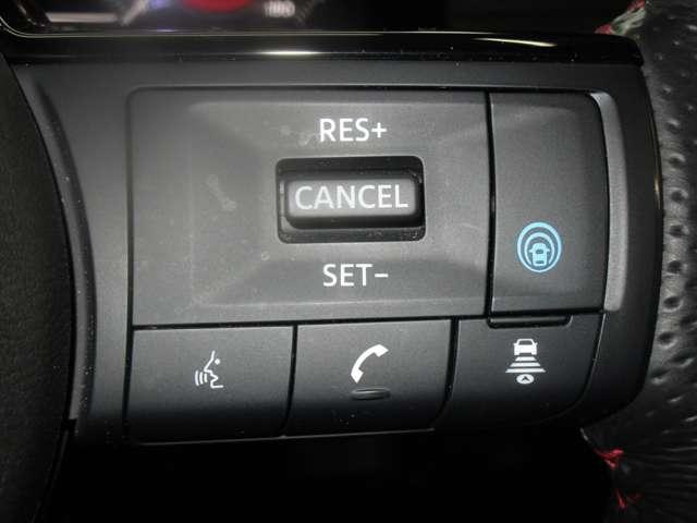 オーラ ニスモ　１．２　ＮＩＳＭＯ　ワンオーナー　禁煙車　プロパイロット　ＳＯＳコール　ＮＩＳＳＡＮコネクトナビ　全周囲カメラ　インテリジェントルームミラー　ステアリングヒーター　前席シートヒーター　オートエアコン（3枚目）