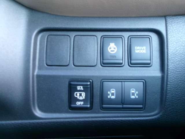 セレナ 1.2 e-POWER ハイウェイスター V プロパイロット 後席モニター LED(14枚目)