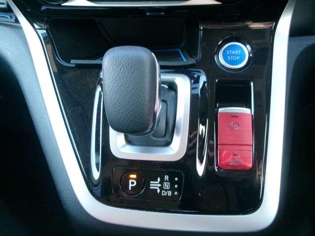 セレナ 1.2 e-POWER ハイウェイスター V プロパイロット 後席モニター LED(17枚目)