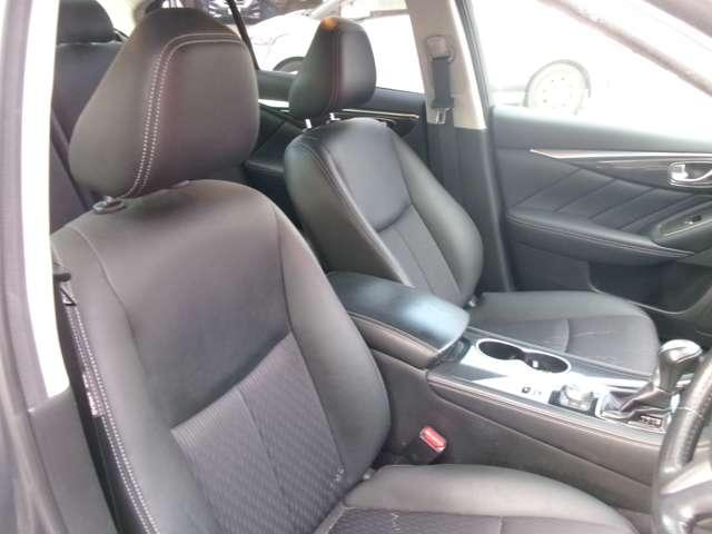 クッション性の高いシートは疲労度が少なく、また足元も広いので目的地まで快適に過ごせます♪