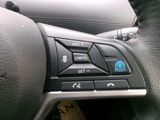 セレナ １．２　ｅ－ＰＯＷＥＲ　ハイウェイスター　Ｖ　アルパインナビ　後席モニター（11枚目）