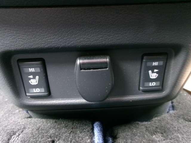 セレナ １．２　ｅ－ＰＯＷＥＲ　ハイウェイスター　Ｖ　アルパインナビ　後席モニター（16枚目）