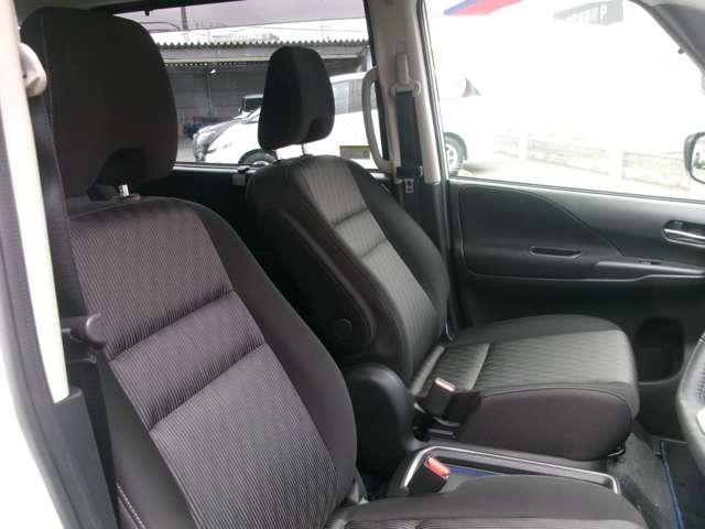 セレナ １．２　ｅ－ＰＯＷＥＲ　ハイウェイスター　Ｖ　アルパインナビ　後席モニター（20枚目）