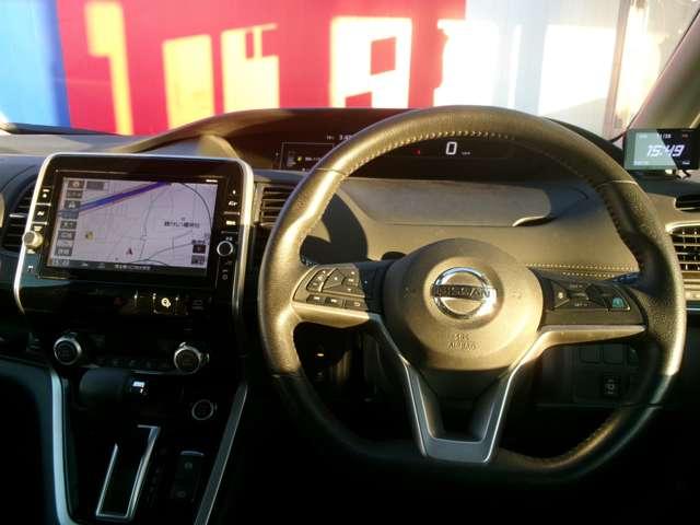 セレナ 2.0 ハイウェイスター Vセレクション 4WD ナビ AVM ドラレコ 両側オートスライド(3枚目)