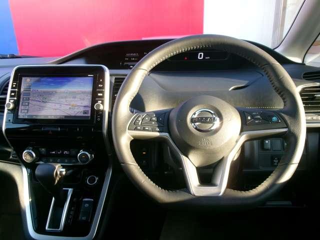 セレナ ２．０　ハイウェイスター　チェアキャブ　リフタータイプ　プロパイロット　後席モニター（4枚目）