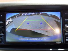 駐車の際に後方の視界を確認することができるバックビューモニターも装備してます。 6