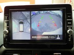 駐車の際に周囲の安全を確認することができるアラウンドビューモニターも装備してます。 5